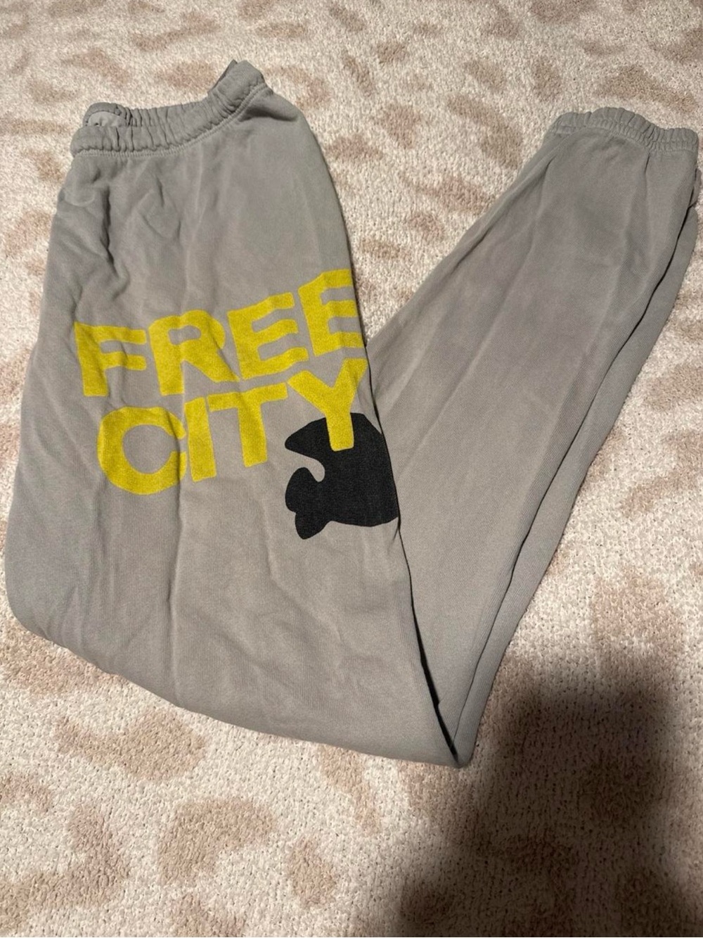 freecity Gray Joggers with Yellow FREE CITY Logo and Black Graphic XS